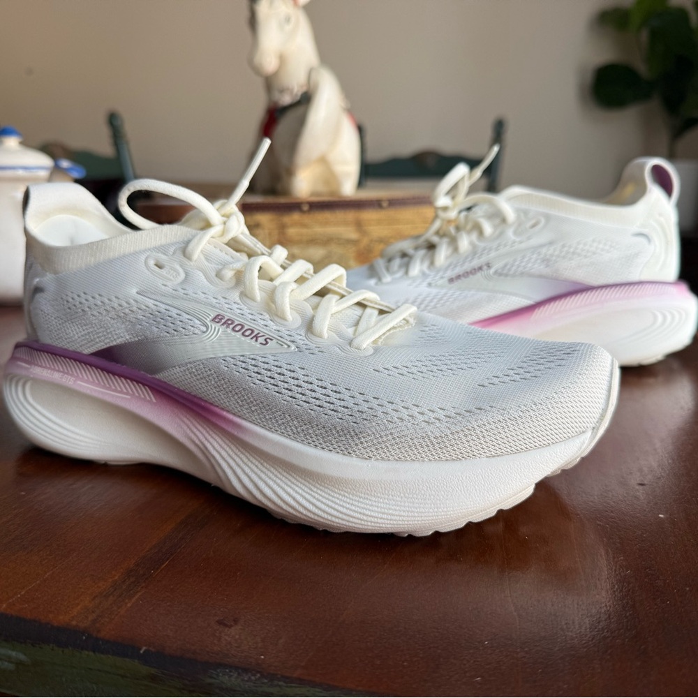 Brooks Adrenaline GTS 25 Women’s Size 9 B Med ‘Coconut/Argyle’ Running Shoes